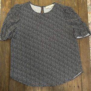 Loft Short Sleeve Shirt w/ Hearts (Size Medium)